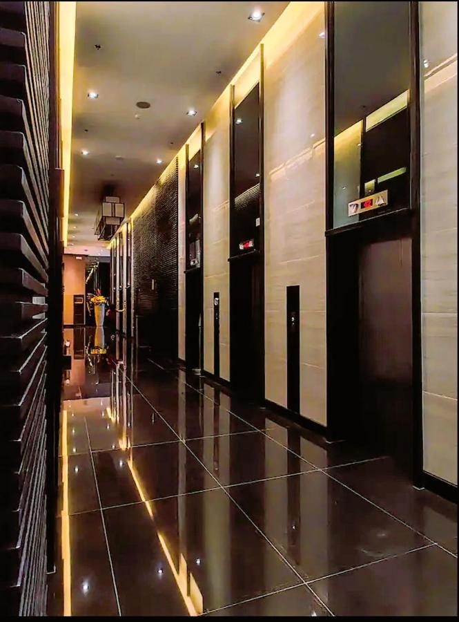 Air Residences Condominium Deluxe Manila Bagian luar foto