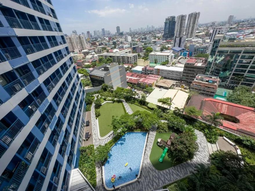 Air Residences Condominium Deluxe Manila Bagian luar foto